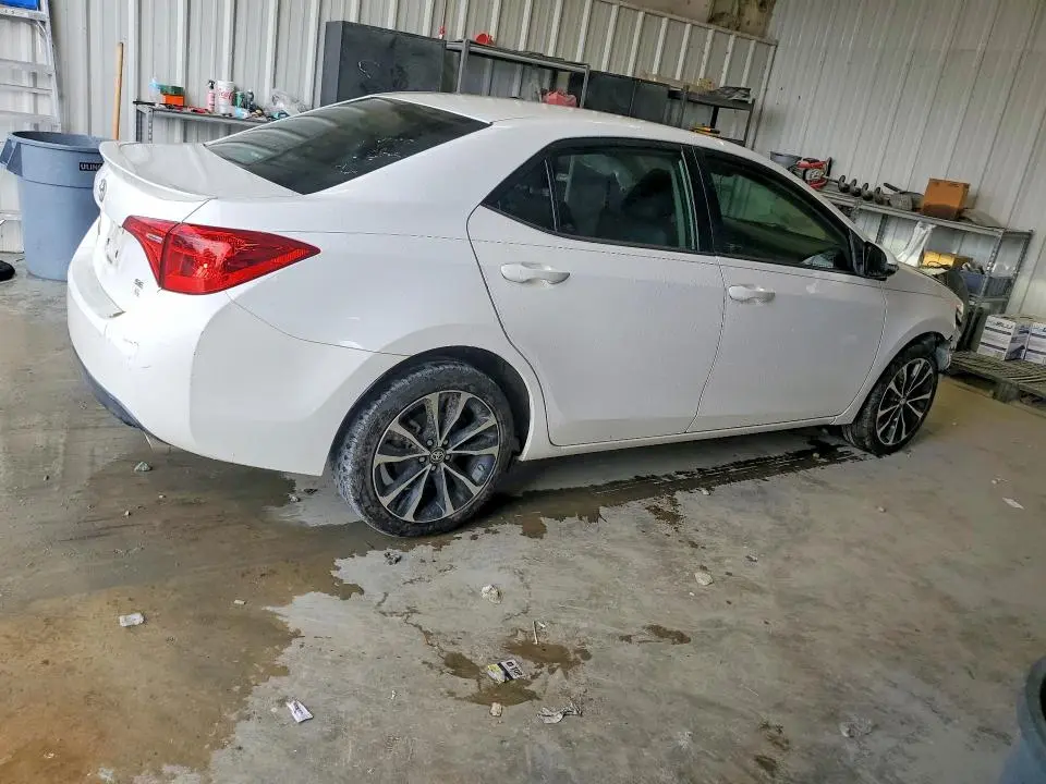 2017 TOYOTA COROLLA SE  
