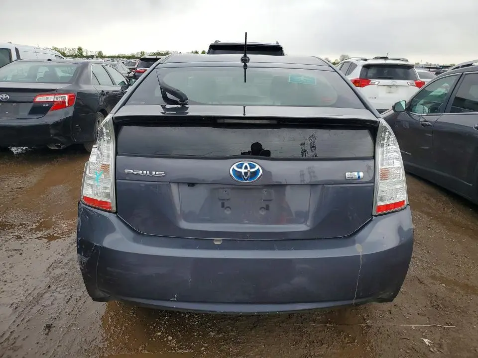 2011 TOYOTA PRIUS THREE  