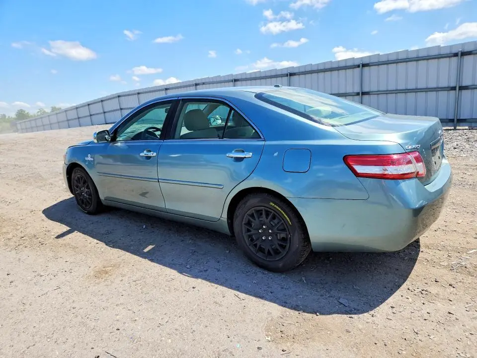 2010 TOYOTA CAMRY LE  