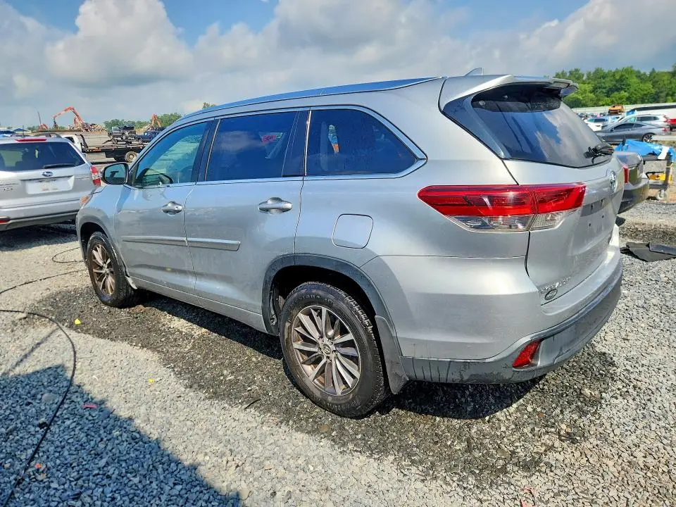 2018 TOYOTA HIGHLANDER XLE  