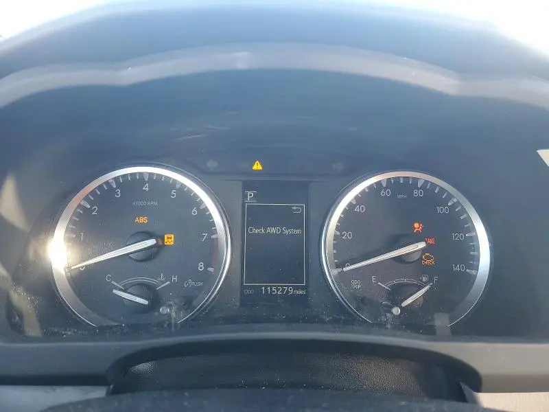 2017 TOYOTA HIGHLANDER SE  