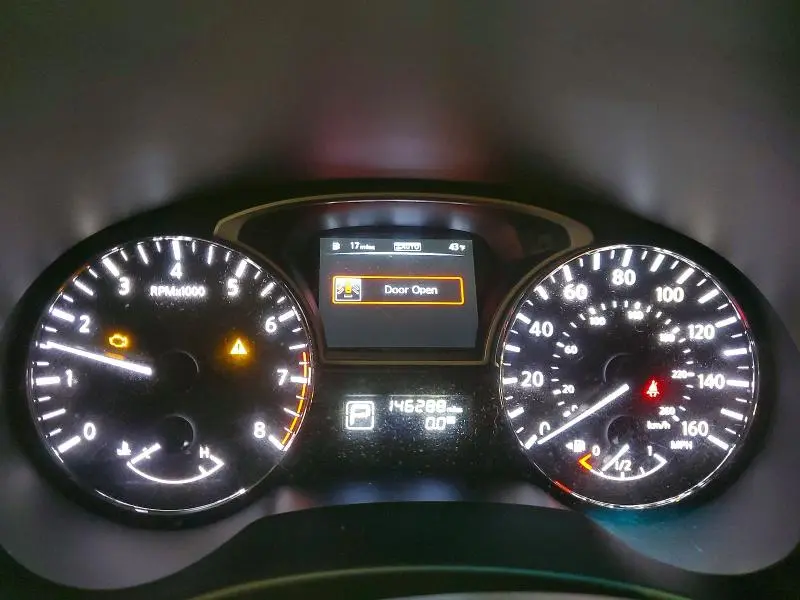 2014 NISSAN PATHFINDER SV  