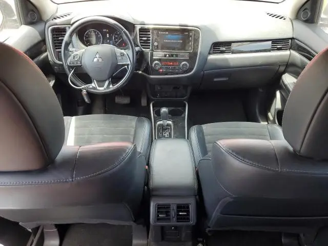 2019 MITSUBISHI OUTLANDER SE  