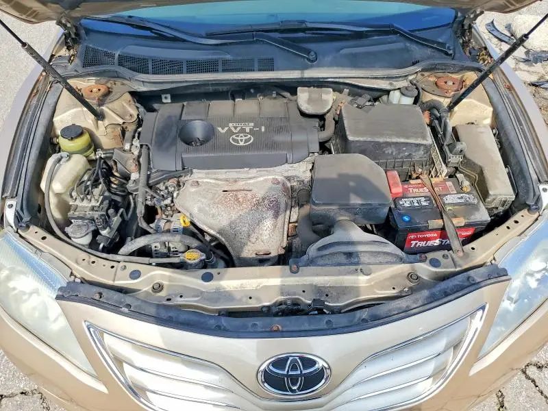 2010 TOYOTA CAMRY XLE  
