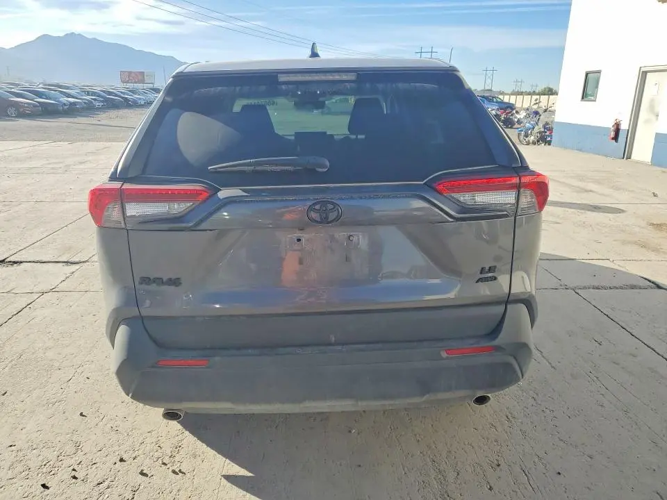 2022 TOYOTA RAV4 LE  