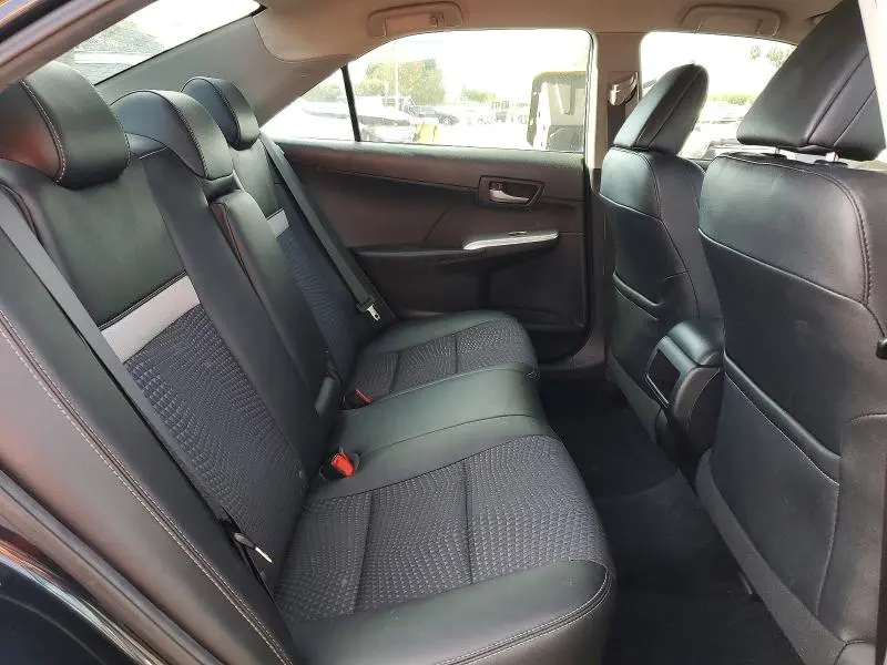 2014 TOYOTA CAMRY SE  