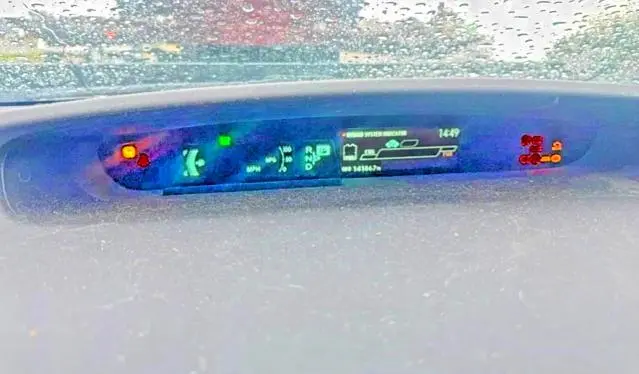 2013 TOYOTA PRIUS ONE  