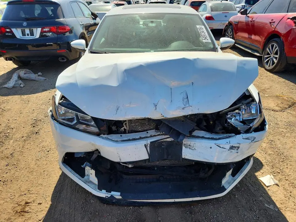 2018 VOLKSWAGEN PASSAT SE  