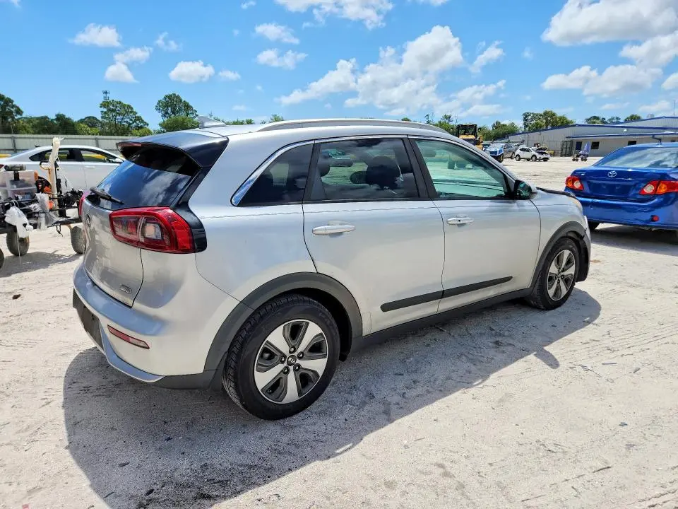 2018 KIA NIRO LX  
