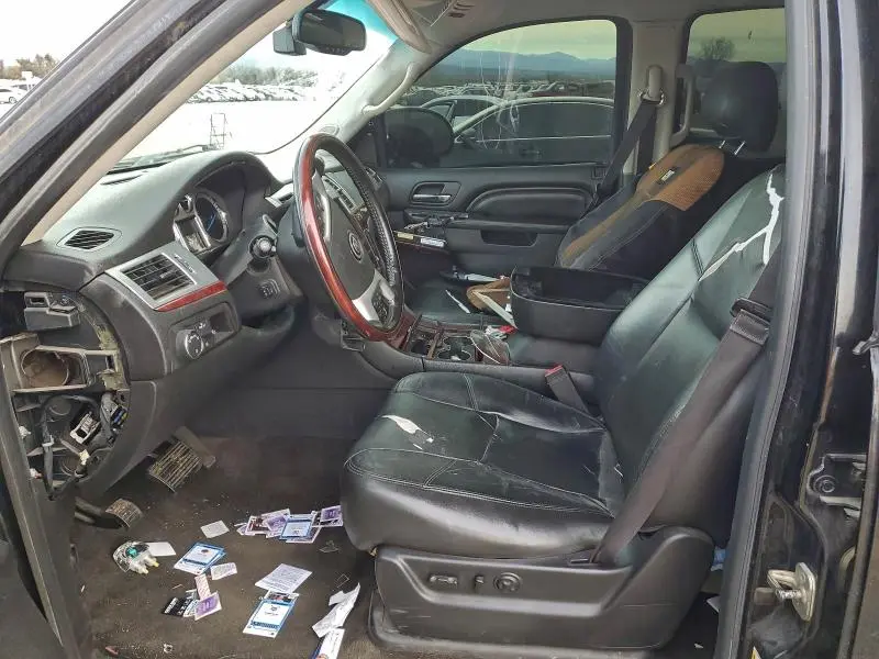 2013 CADILLAC ESCALADE LUXURY  