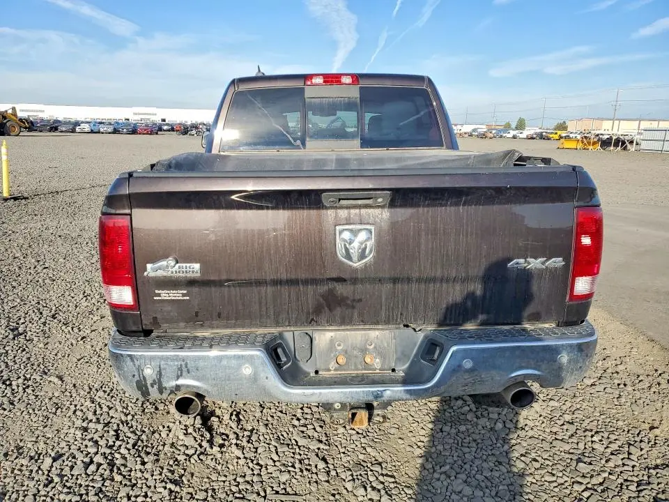 2016 RAM 1500 SLT  