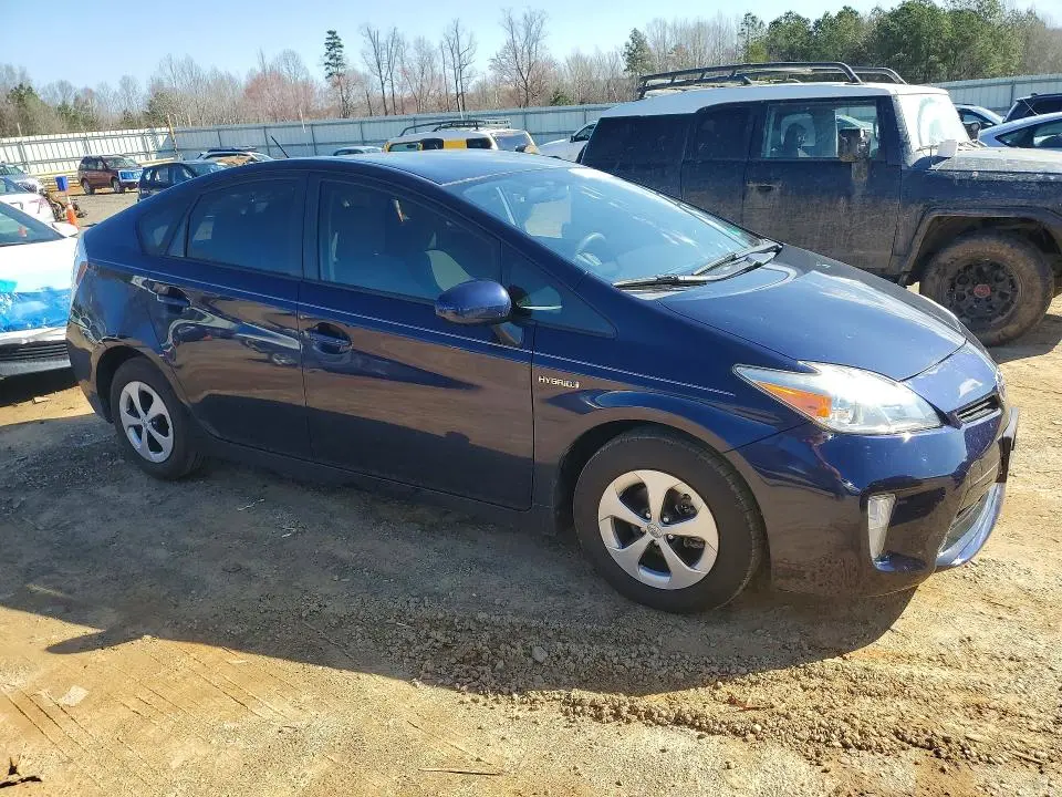 2015 TOYOTA PRIUS TWO  