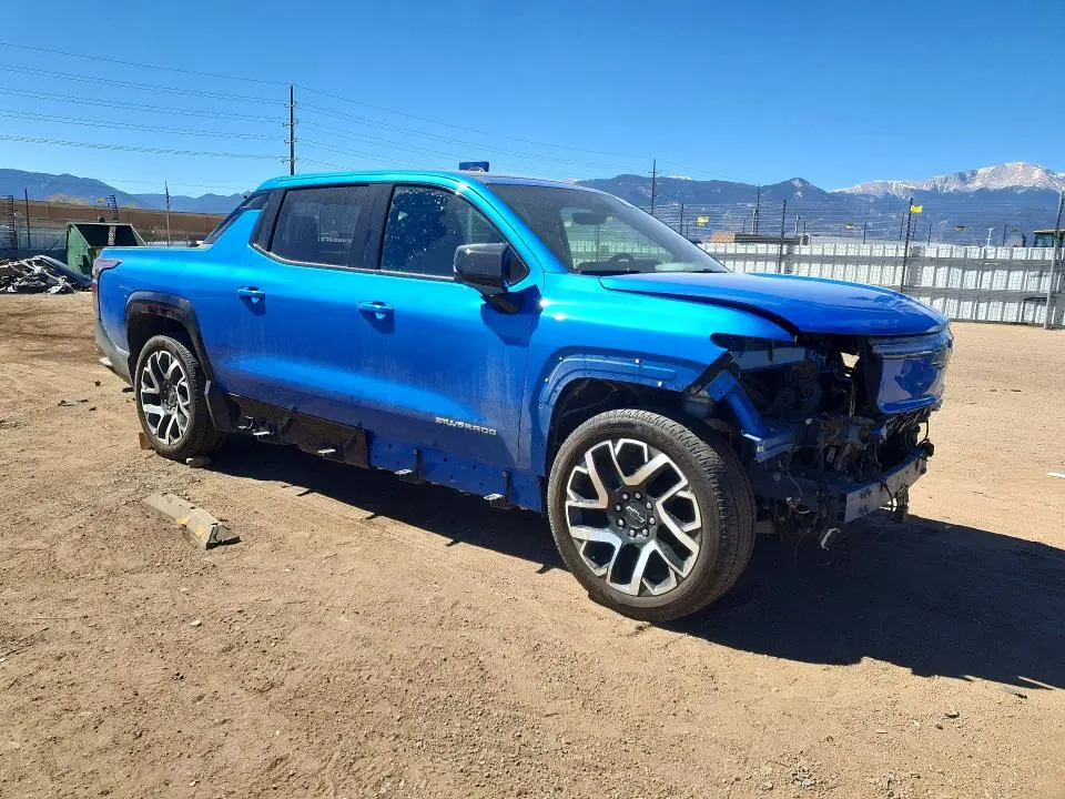 2025 CHEVROLET SILVERADO RST  