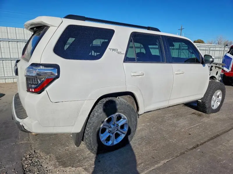 2023 TOYOTA 4RUNNER SE  