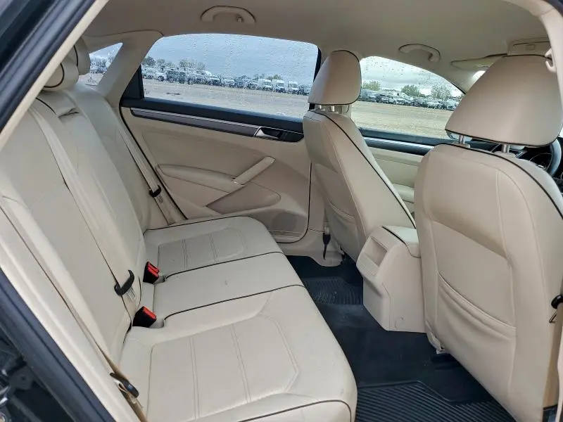 2016 VOLKSWAGEN PASSAT S  