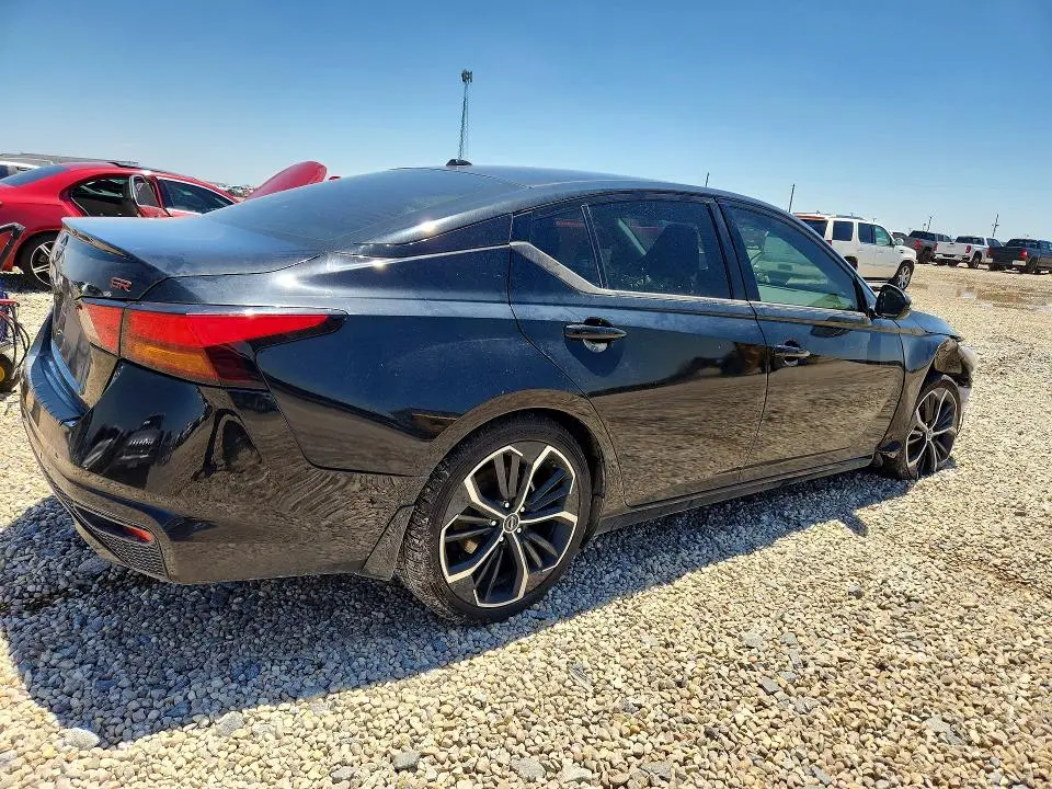 2023 NISSAN ALTIMA SR  