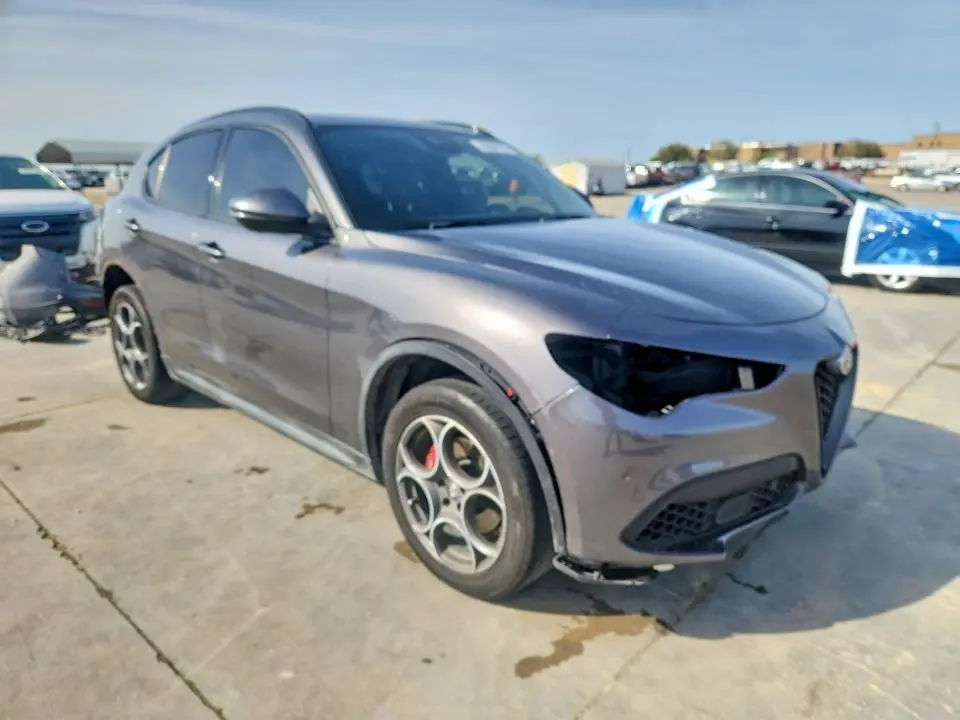2022 ALFA ROMEO STELVIO   