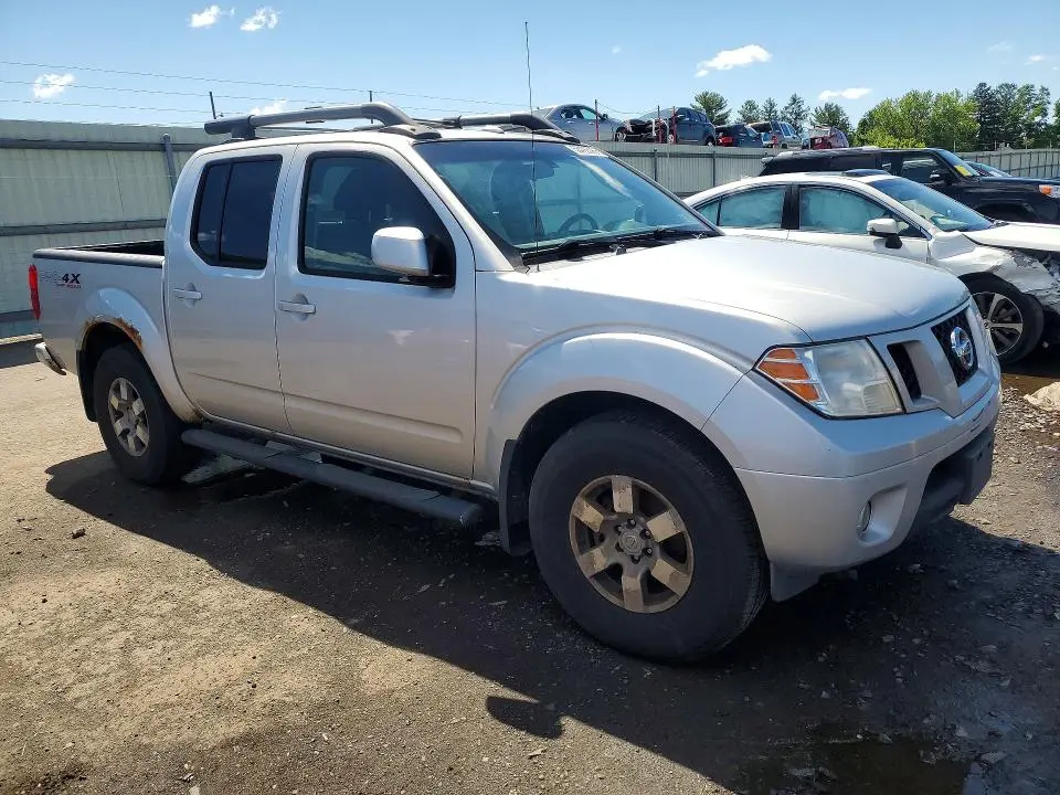 2010 NISSAN FRONTIER SE V6  