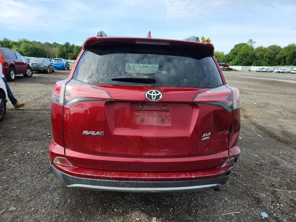 2018 TOYOTA RAV4 XLE  