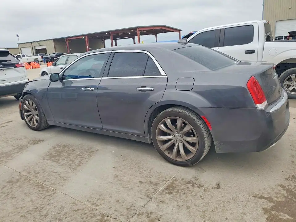 2019 CHRYSLER 300 LIMITED  
