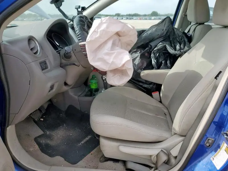 2015 NISSAN VERSA S  