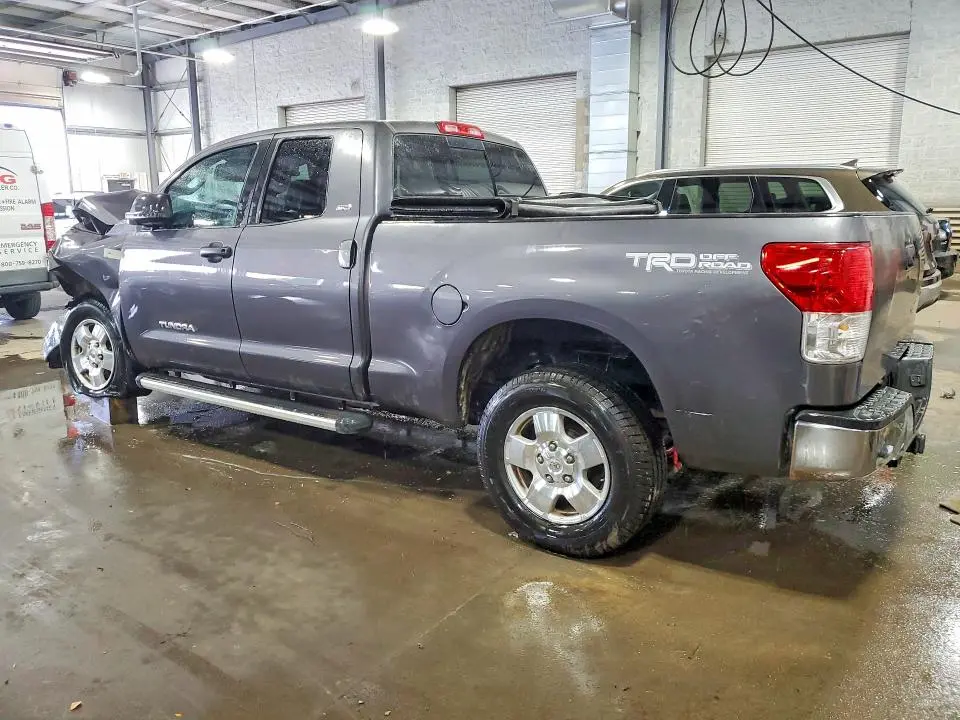 2011 TOYOTA TUNDRA DOUBLE CAB SR5  