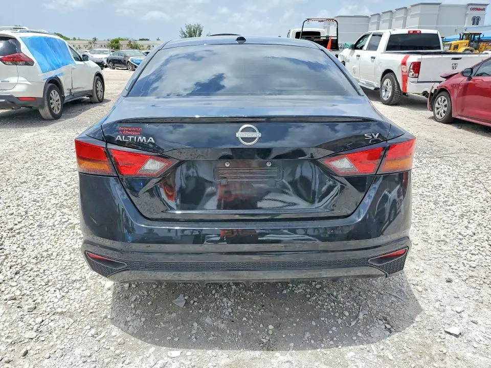 2023 NISSAN ALTIMA SV  