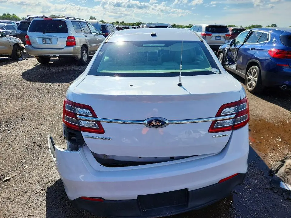 2015 FORD TAURUS SE  