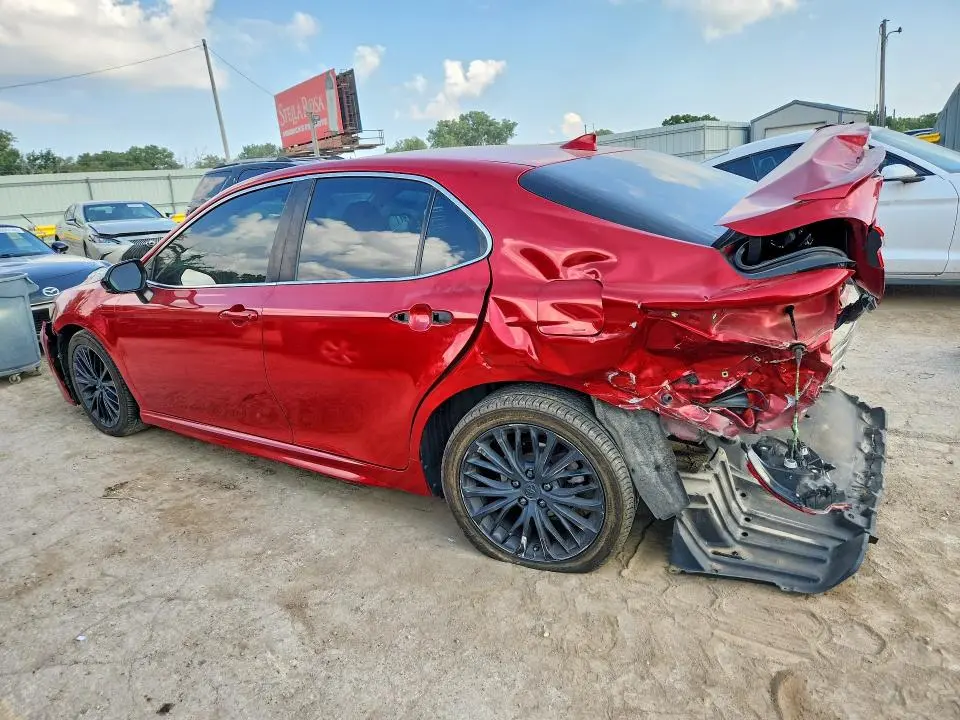 2019 TOYOTA CAMRY SE  
