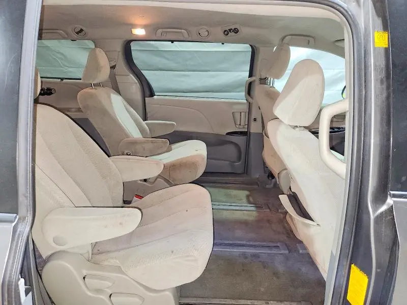 2011 TOYOTA SIENNA LE  