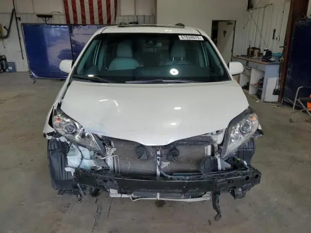 2020 TOYOTA SIENNA XLE  
