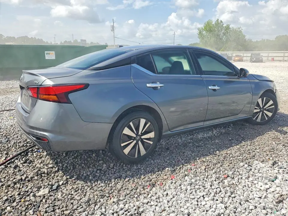 2021 NISSAN ALTIMA SV  