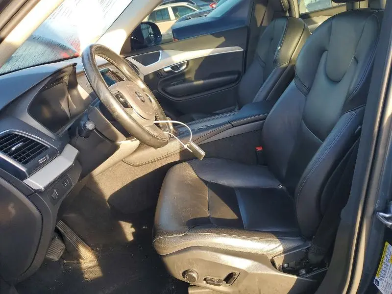 2021 VOLVO XC90 T5 MOMENTUM  