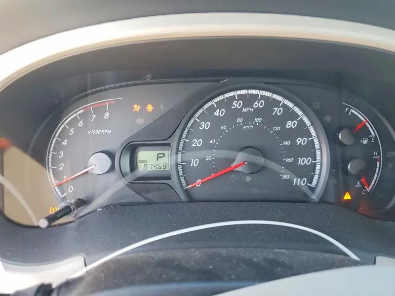 2014 TOYOTA SIENNA LE 8-PASSENGER  