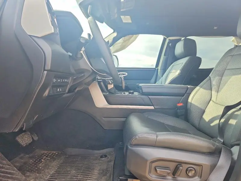 2025 TOYOTA TUNDRA CREWMAX LIMITED  