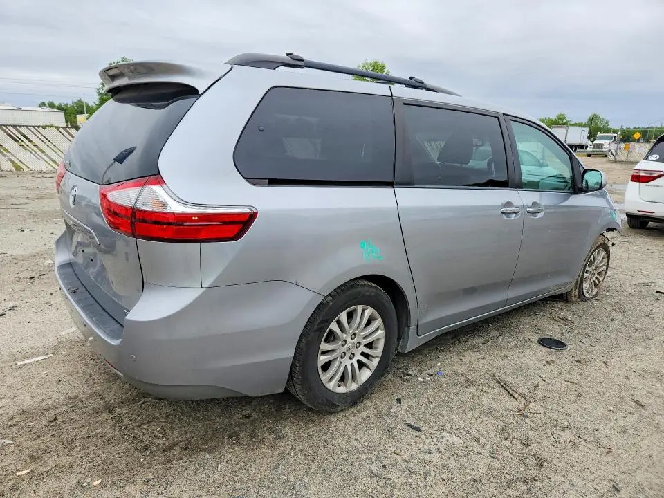2016 TOYOTA SIENNA XLE 8-PASSENGER  