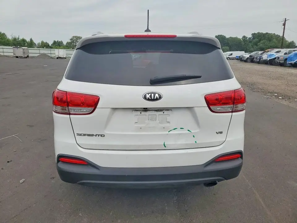 2016 KIA SORENTO LX V6  