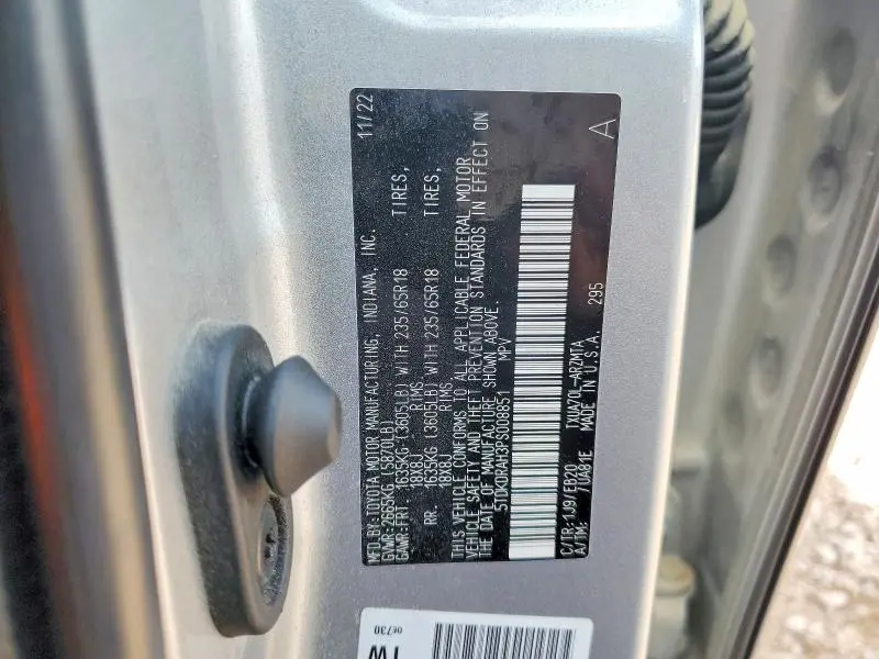 2023 TOYOTA HIGHLANDER XLE  