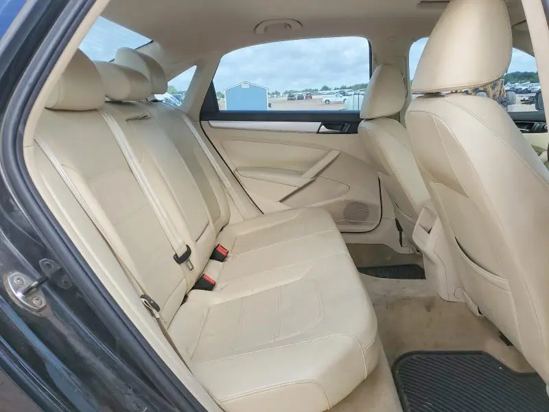2012 VOLKSWAGEN PASSAT SE  