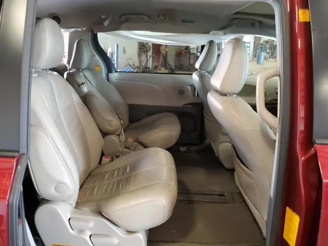 2012 TOYOTA SIENNA XLE  