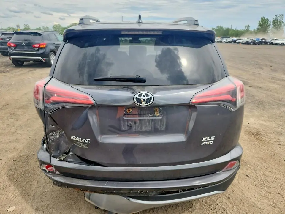 2018 TOYOTA RAV4 XLE  