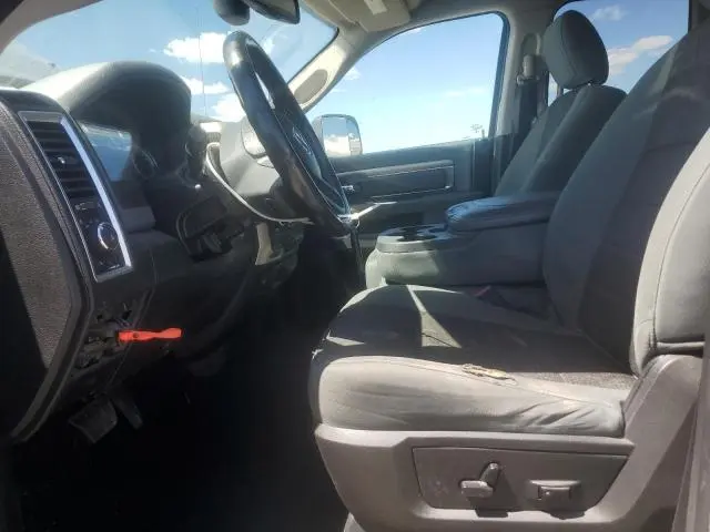 2016 RAM 1500 SLT  
