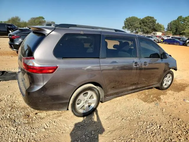 2020 TOYOTA SIENNA LE  