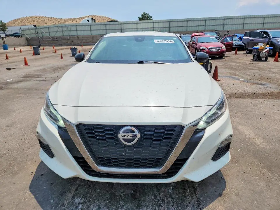 2021 NISSAN ALTIMA SR  