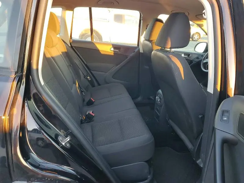 2013 VOLKSWAGEN TIGUAN S  