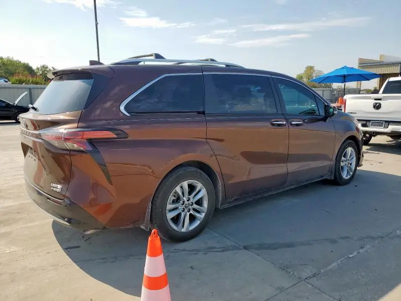 2023 TOYOTA SIENNA LIMITED  