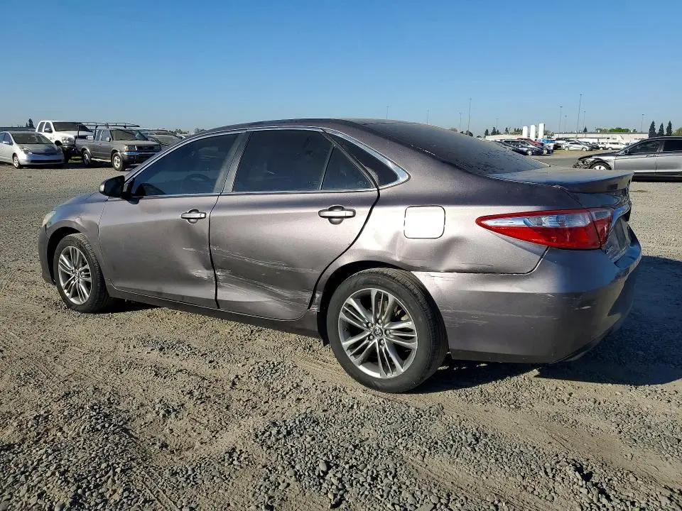 2016 TOYOTA CAMRY SE  