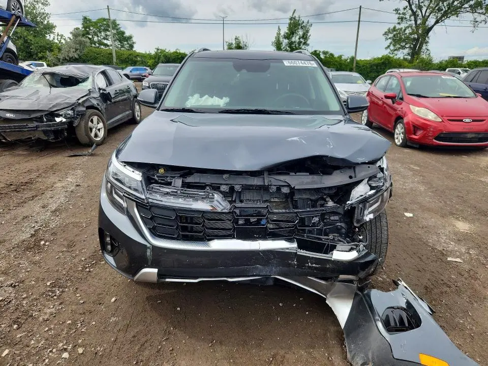 2024 KIA SELTOS EX  