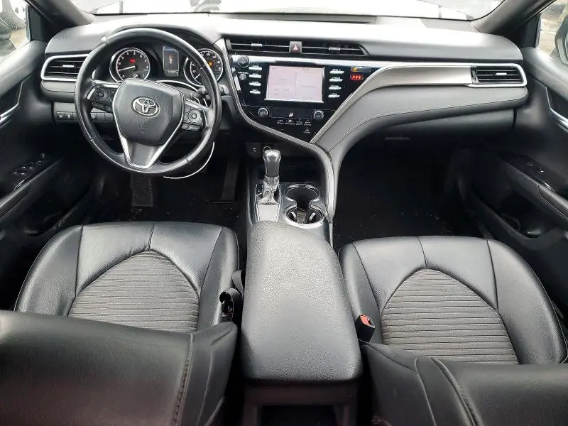 2018 TOYOTA CAMRY SE  
