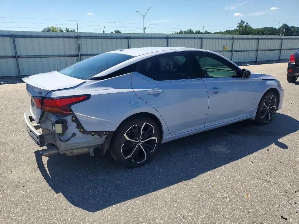 2024 NISSAN ALTIMA SR  